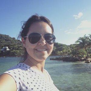 Angela Izaguirre