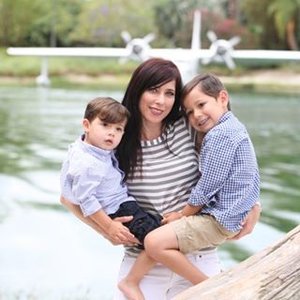 Julie Flores