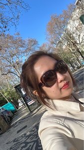 Thu Hang Le
